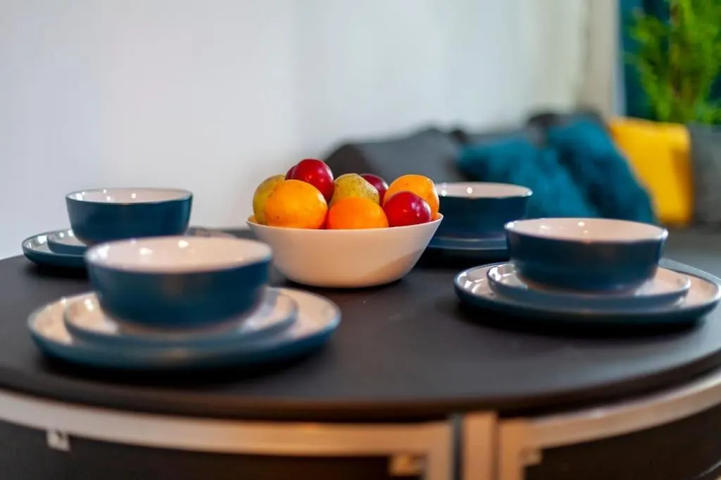 Apartament Modern 3 Beds 2 Bath Flat - Parking & Sleeps 6 Londyn Wielka Brytania