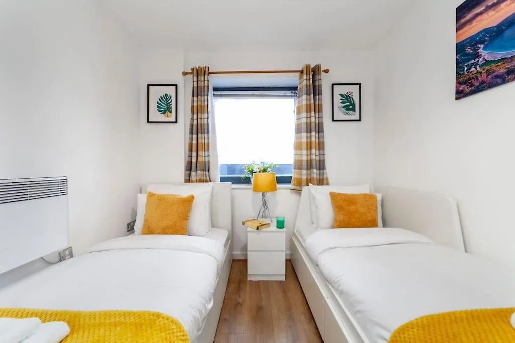 Apartament Modern 3 Beds 2 Bath Flat - Parking & Sleeps 6 Londyn 0*,  Wielka Brytania